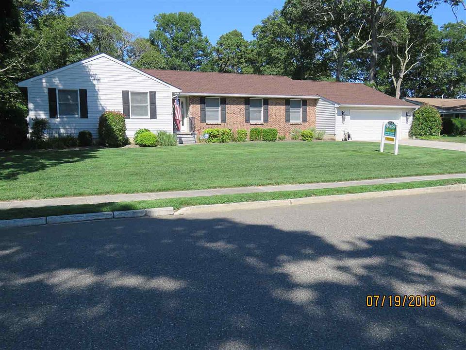 1st image of 7 W Timber Dr