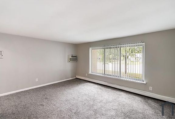 3rd image of 21890 Coolidge Hwy #201