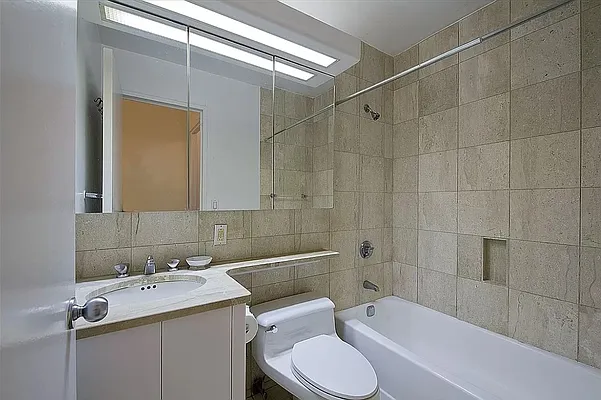 Rented by Nest Seekers International | media 31