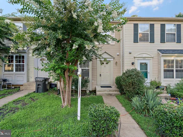 1993 Winslow Ct, Woodbridge, VA 22191