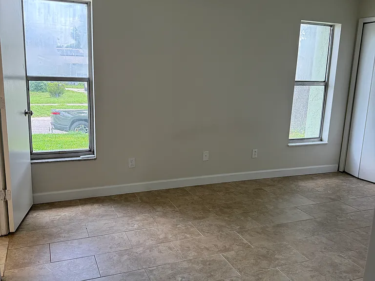 1007 Tiburon Dr — Photo 5