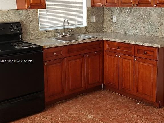 5th image of 110 NE 56th St APT 110