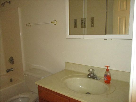 4th image of 58 N Deer Cliff Dr