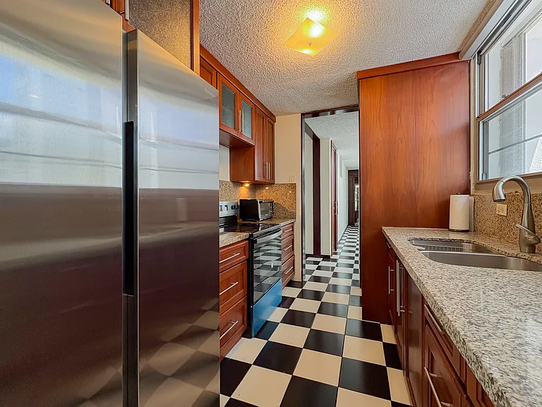 1 Madrid Cond Lakeshore #2C — Photo 9