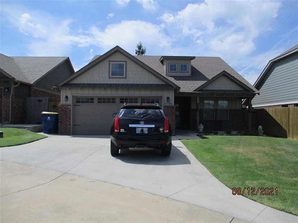 1st image of 14506 Park Cir