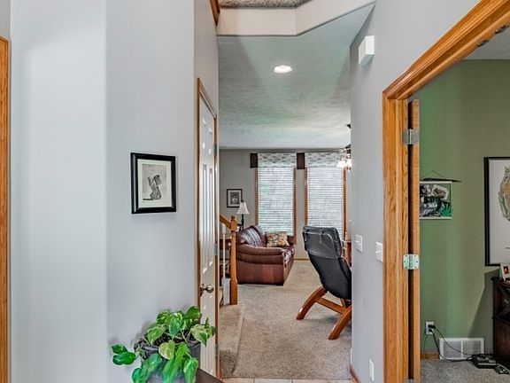 3rd image of 5825 S 165th St
