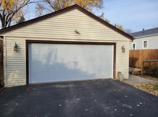 205 Sheridan Dr, Loves Park, IL 61111