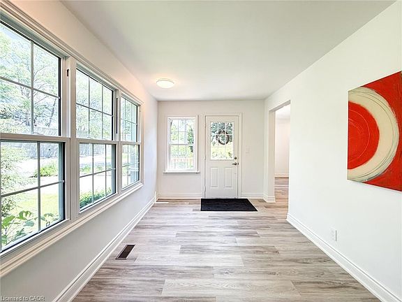 5th image of 93 Barnes Ave