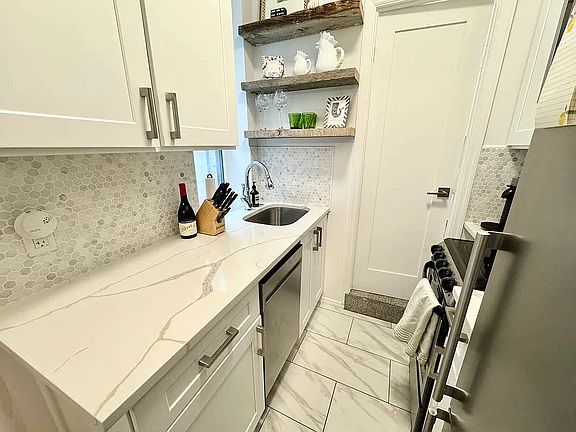 5th image of 190 Bleecker St APT 20
