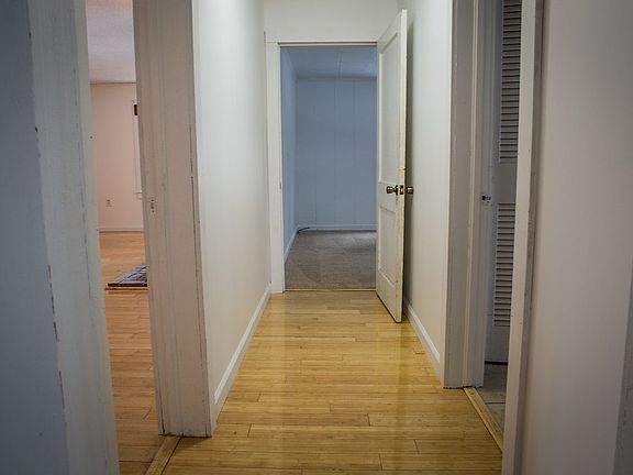 4th image of 9 Grand View Ave