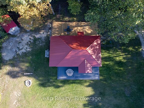 3rd image of 426 Huron Rd