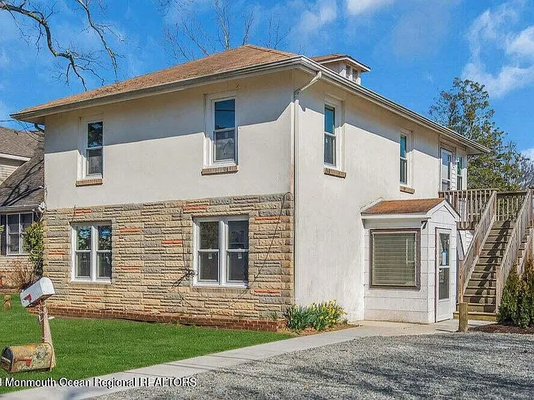7 Pollys Park Dr — Photo 1