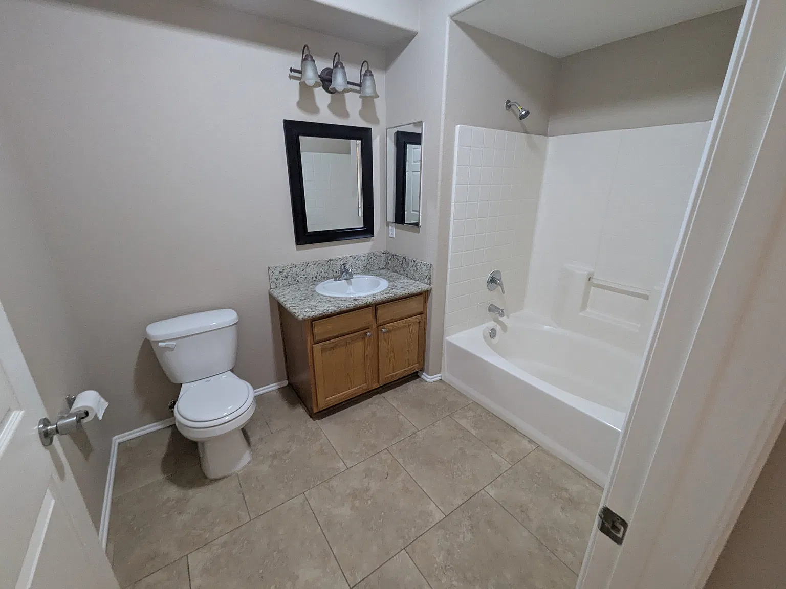 2 bed, 1159 sqft, $2,200 — Photo 4