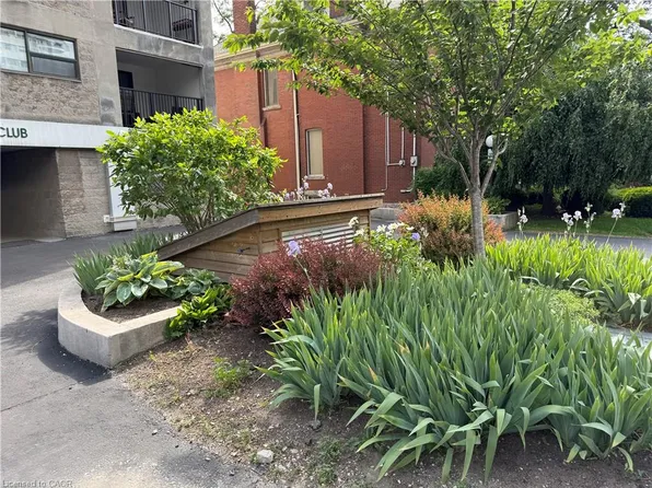 87 Duke St #204, Hamilton, ON L8P 1X4