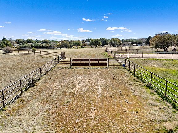 4th image of 8905 N Callahan Rd