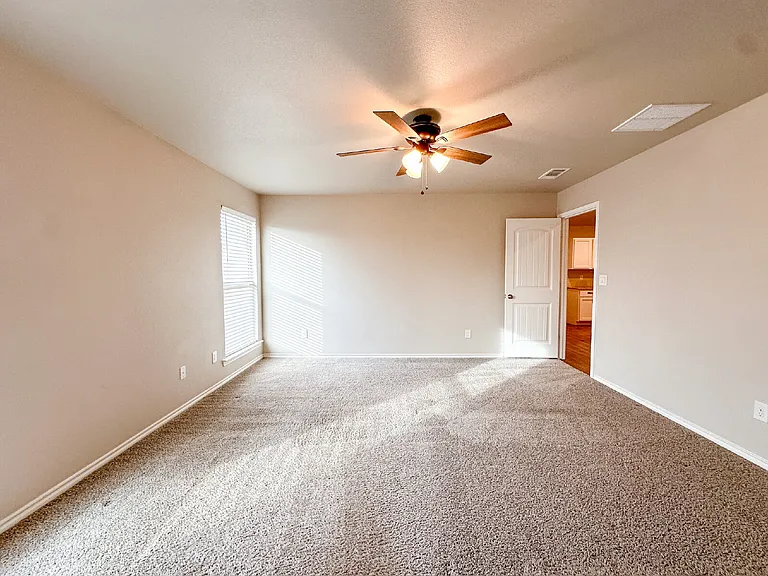 10424 Waverly Ave — Photo 16