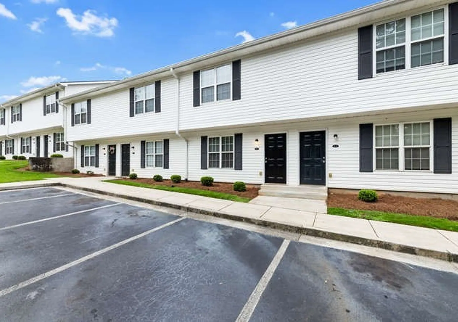 Georgia Place Townhomes — Photo 1