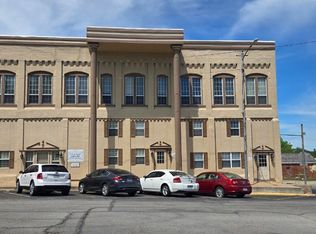 108 N Market St #12, Mount Vernon, MO 65712