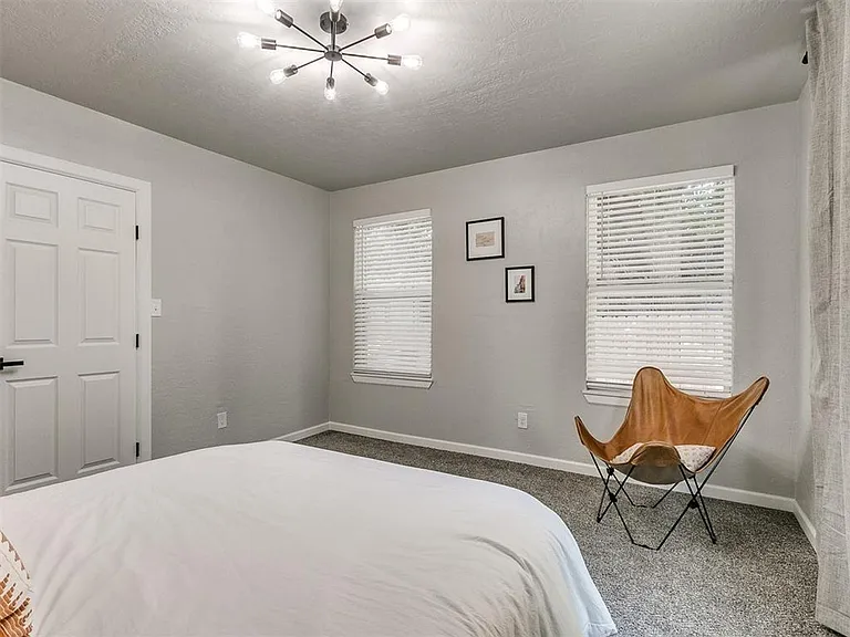 2040 NW 20th St — Photo 17