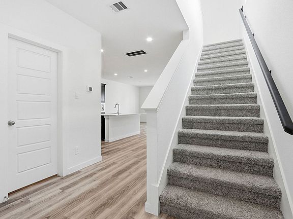 3rd image of 12330 Basilwood Dr