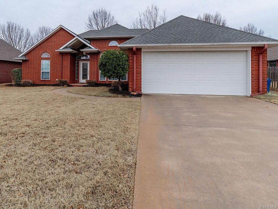 1st image of 1604 Belmont Dr