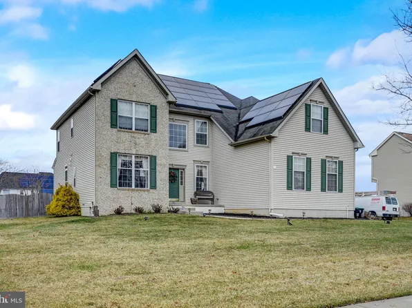 105 Wintergreen Ave, Sicklerville, NJ 08081