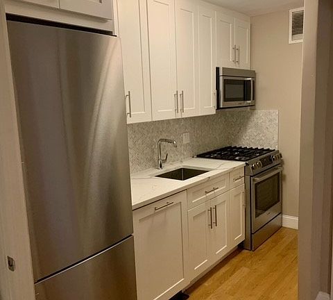 3rd image of 305 E 86th St #16FW