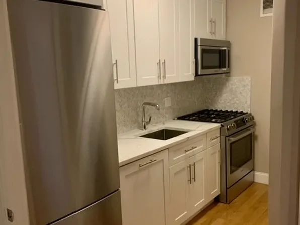 305 East 86th Street 16FW image 1 of 17