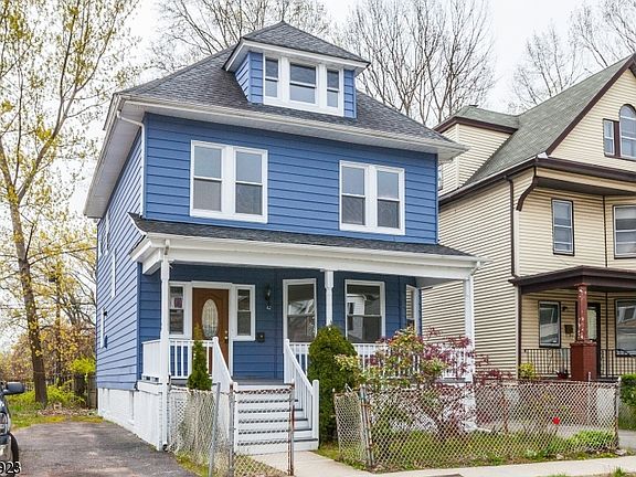 2nd image of 86 N 22nd St