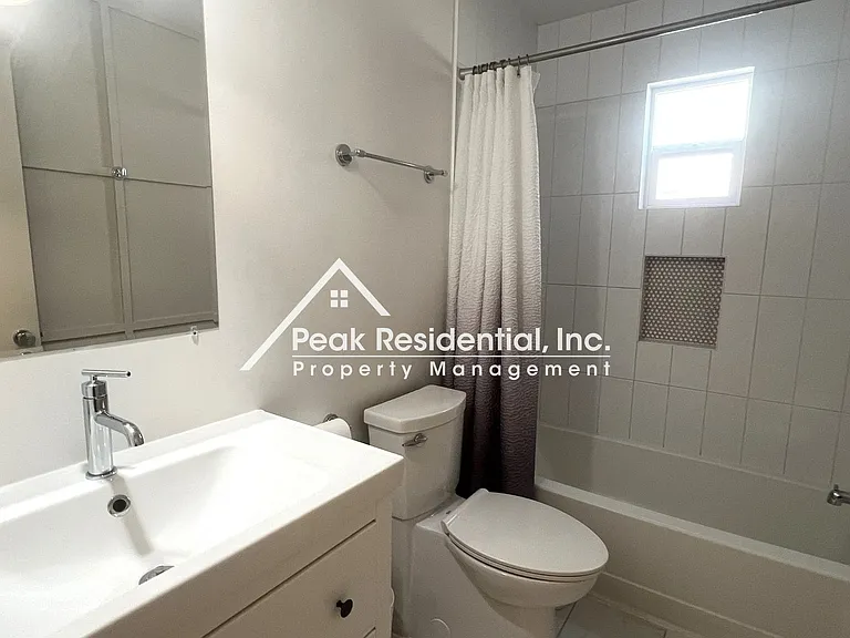 4867 V St — Photo 17