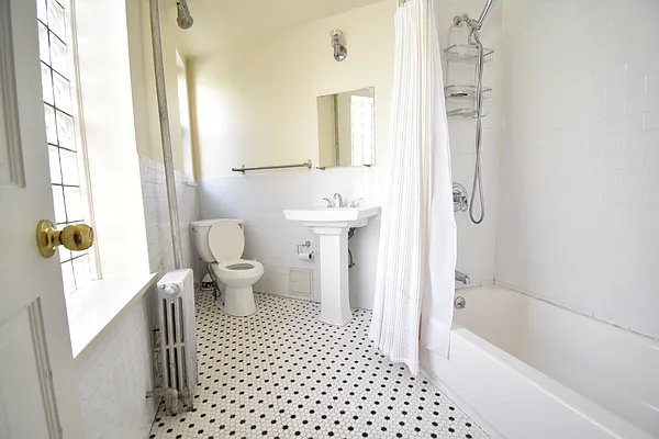 Rented by Wyllie Real Estate | media 19