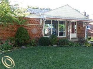 9035 Columbia, Redford, MI 48239