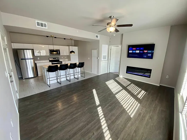 Crown at Seven Oaks Apartment Homes — Photo 12