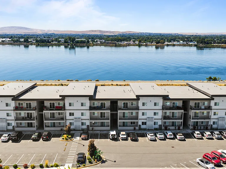 Columbia River Walk Apartments — Photo 7