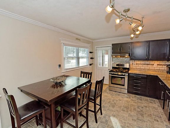 3rd image of 109 Fairground Ave