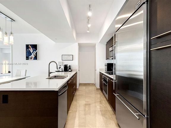 3rd image of 500 Brickell Ave APT 2705