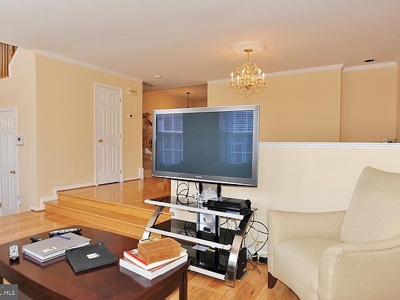 3rd image of 6334 Dunman Way
