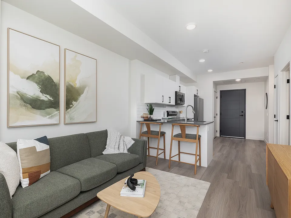 23 Aquitania Blvd W #520