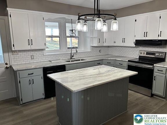 4th image of 321 Keystone Dr