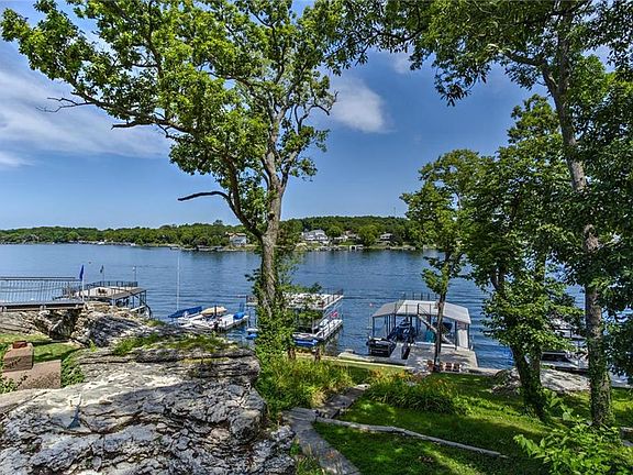 5th image of 22K NE Lake Shore Dr