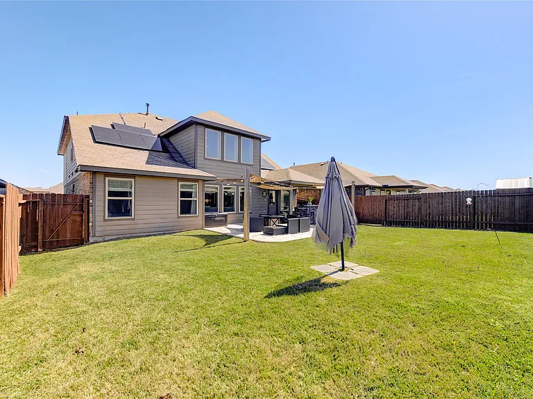 3306 Sumac Dr — Photo 42