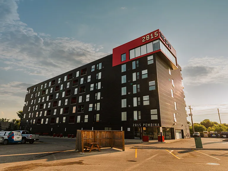 2815 Pembina Hwy — Photo 3