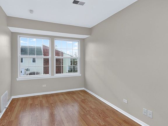 4th image of 1233 Wyndham Ct APT 204