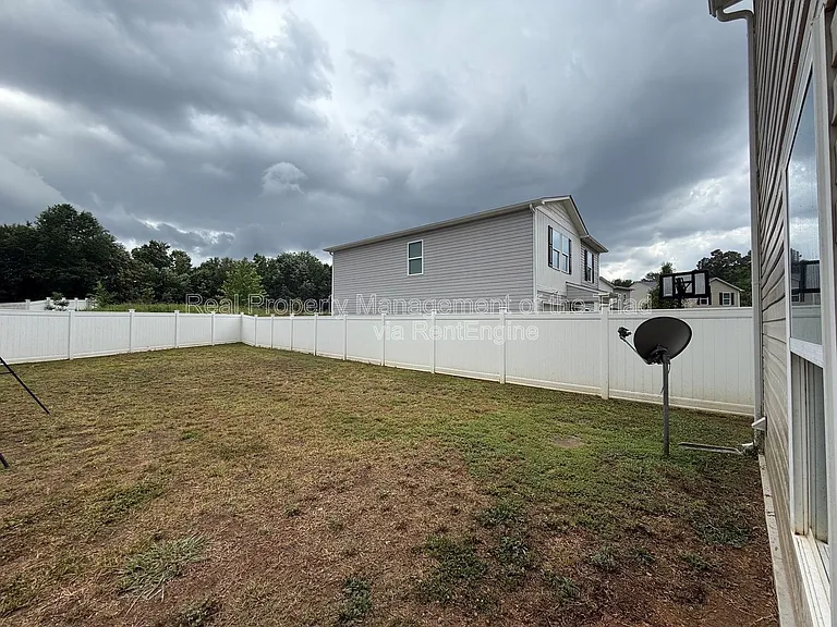 3811 Bellingham Ct — Photo 15