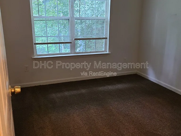 1944 North Ave NW — Photo 7