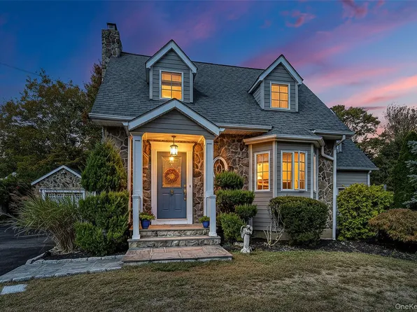 60 S Nauraushaun Road, Pearl River, NY 10965