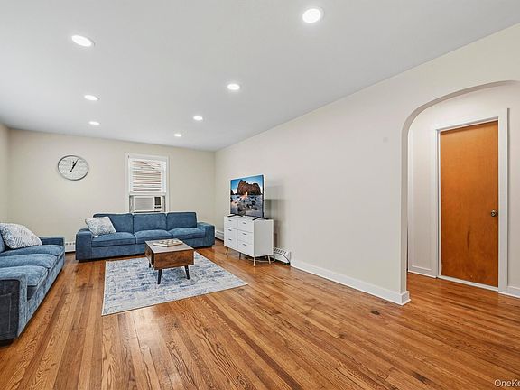 5th image of 21 Hillside Avenue