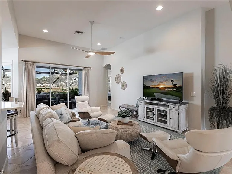 3920 Lakeview Isle Ct — Photo 8