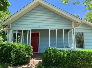719 E Chestnut St, Denison, TX 75021