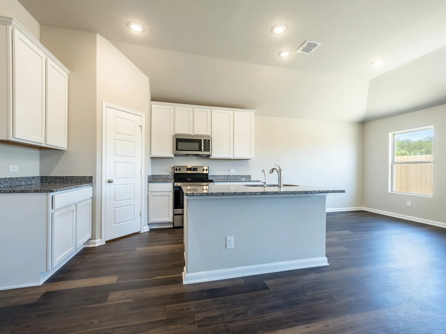 7106 Emerald Valley - 1 — Photo 2